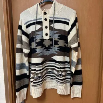 [ 미사용 ] 후드 부착 니트 스웨터 아이보리 브라운