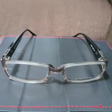 일본 제품 라이트 그레이 스퀘어 프레임