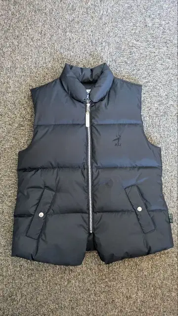 HAI SPORTING GEAR 이세이 미야케 다운 베스트