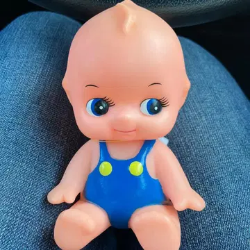 큐피 피규어 소프트 비닐 파란 오버롤