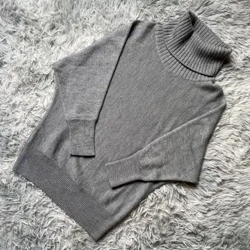 새상품급 23구 고급 울 혼방 터틀넥 38 입체 돌먼 미 실루엣