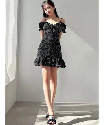 새상품급 RESEXXY 셔링 미니 원피스