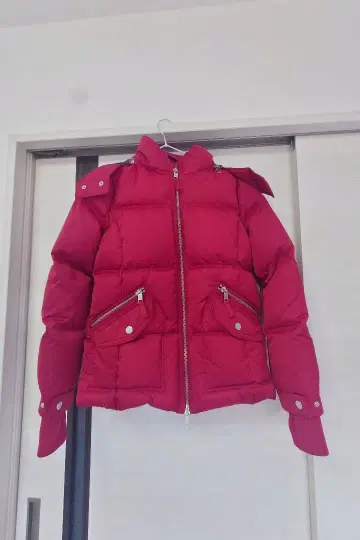 TOMMY HILFIGER 후드 부착 다운 자켓