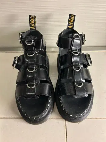 닥터마틴 샌들 블랙