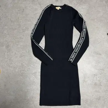 마이클코어스 로고 테이프 리브 니트 원피스 새상품급