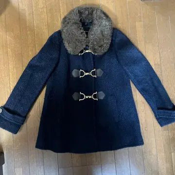 새상품급 퍼 달린 더플 코트 네이비