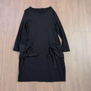 COS 블랙 긴팔 무릎 기장 원피스