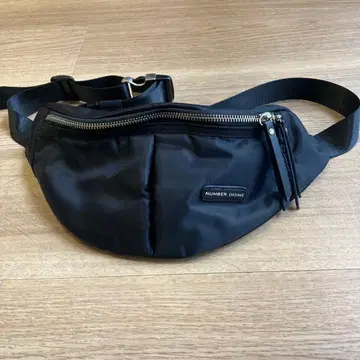 넘버 (N)INE 블랙 바디백