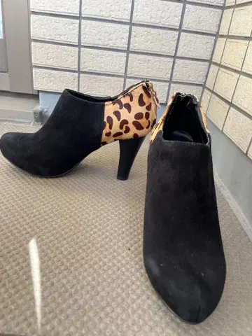 블랙 레오파드 무늬 부티 중간 힐