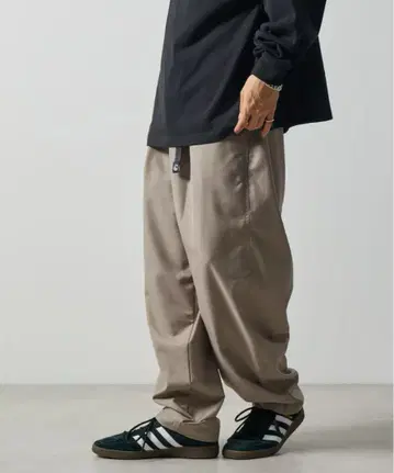 한정판 전개 와이드 실루엣 TR 클라이밍 슬랙스