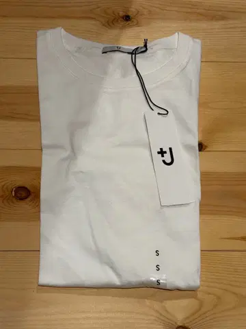 +J 화이트 티셔츠 S 미사용 새상품