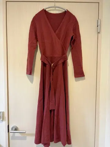 그레이스 콘티넨탈 버건디 니트 랩 원피스