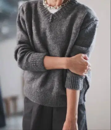 hiro&megu YANABA 100% 울 V넥 스웨터