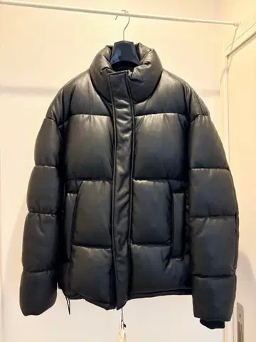 ZARA 블랙 다운 M 사이즈