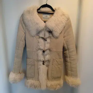 GRACE CONTINENTAL 리얼 퍼(fur) 부착 무스탕 코트