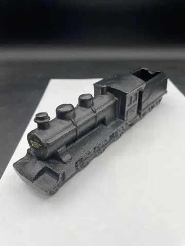 1970년제 블랙 증기기관차 모형