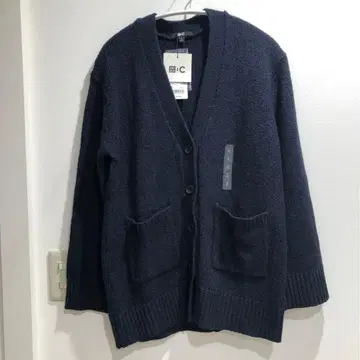 새상품 유니클로 콜라보 유니클로U V넥 플레어 슬리브 가디건