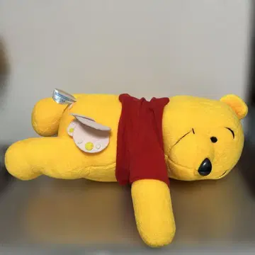 곰돌이 푸 누워있는 봉제 인형