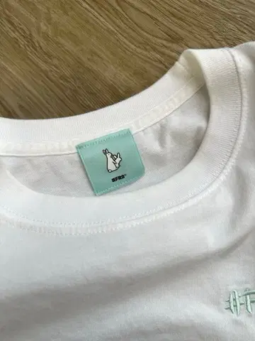 FR2 화이트 T셔츠 #FR2복숭아 오키나와 한정판