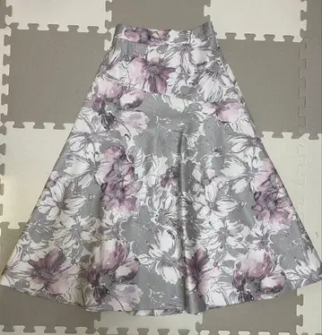아푸와이저 리셰 플라워 프린트 플레어 스커트 사이즈 2
