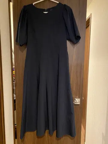 그린 라벨 릴랙싱 네이비 반팔 플레어 원피스