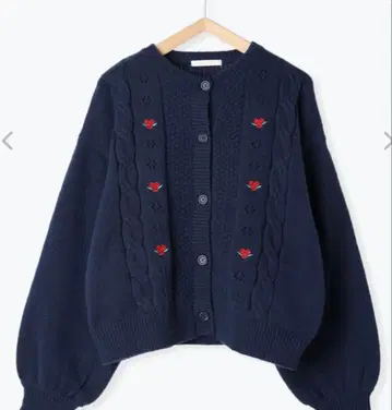 새상품 사만사 모스모스 에카 소포 꽃 자수 가디건 네이비 겉옷