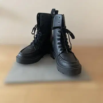 UNIQLO C 레이스업 부츠