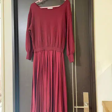 버건디 롱 슬리브 드레스