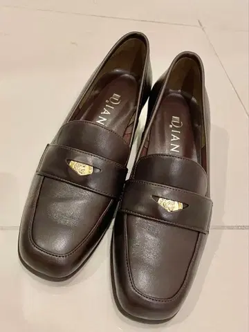 [ DIANA ] 브라운 가죽 로퍼