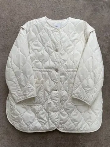 렙심 화이트 퀼팅 자켓