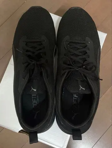 PUMA 블랙 스니커즈