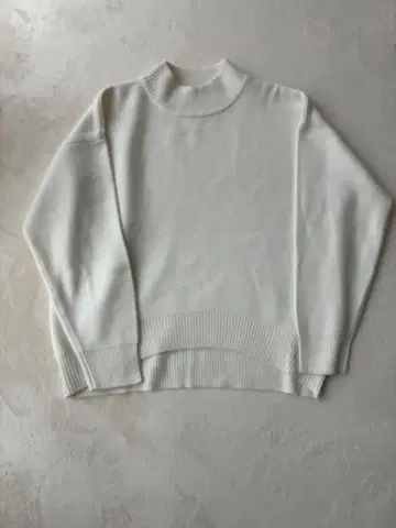 새상품급 레이 카즌 니트탑