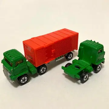 히노 세미 트레일러 (2대) 와 패널 밴 미니카 토미카 박스 포함