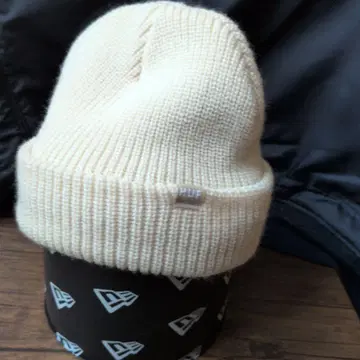 HUF 아이보리 니트 모자