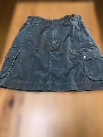 AIGLE 다크 그레이 카고 스커트 40