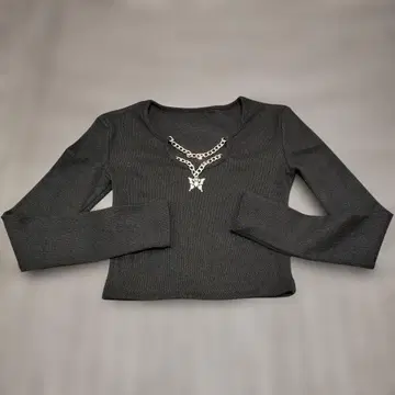 새상품급 블랙 긴팔 상의 나비 펜던트 포함 숏 기장 y2k