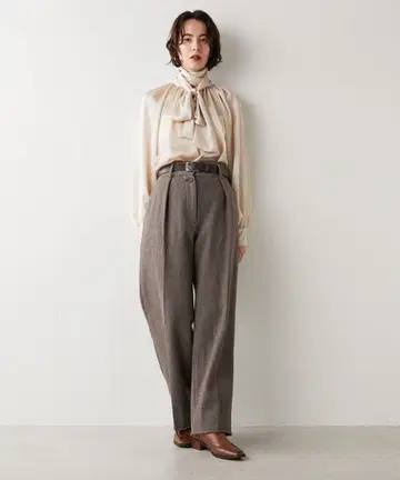 새상품급 명품 윔 가젯 와이드 턱 팬츠 브라운