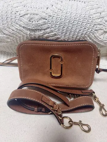 MARC JACOBS 브라운 숄더백 더 소프트 샷