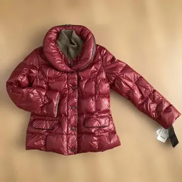 빨간색 다운 자켓 큰 옷깃 숏 기장