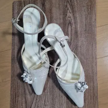 23구 하이힐 파티에 결혼식에