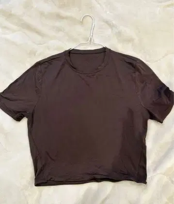 룰루레몬 Nulu 크루넥 다크 브라운 크롭 반팔 티셔츠