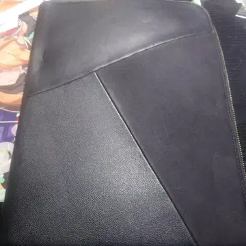 블랙 가죽 클러치백