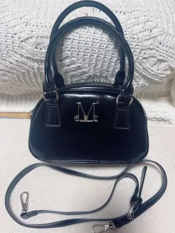 MUCENT 블랙 가죽 핸드백 숄더 스트랩 포함