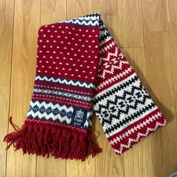 Drake's 페어아일 패턴 머플러