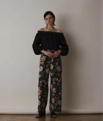 그레이스 콘티넨탈 셔링 상의 36