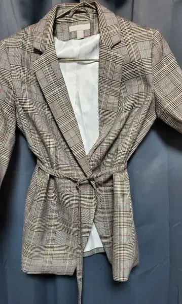 H&M 체크 무늬 테일러드 자켓