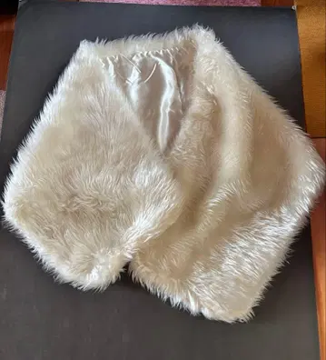 아이보리 퍼 숄