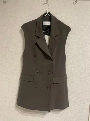 더블 브레스트 슬리브리스 베스트 그레이