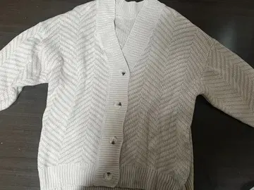 아이보리 마름모 짜임 가디건