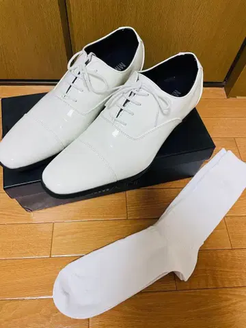 화이트 에나멜 드레스 신발